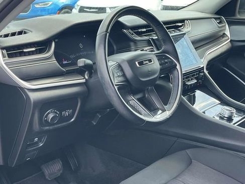 Used 2022 Jeep Grand Cherokee L Laredo w/ Luxury Tech Group I AWD/4WD image 12