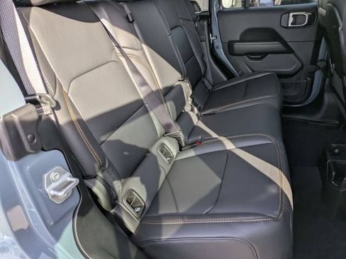 New 2026 Jeep Gladiator Sport AWD/4WD image 32