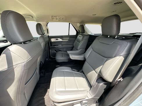 New 2026 Ford Explorer Active w/ Active Comfort Package RWD image 17