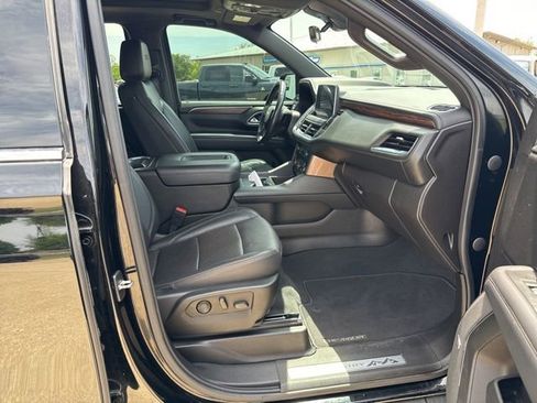 Used 2021 Chevrolet Tahoe High Country w/ Premium Package 2 AWD/4WD image 30