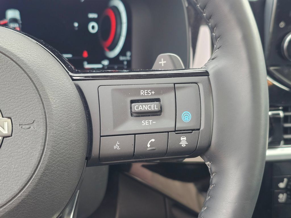 Used 2024 Nissan Pathfinder Platinum AWD/4WD image 37