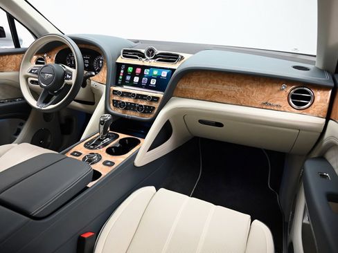 Certified 2025 Bentley Bentayga Extended Wheelbase image 7