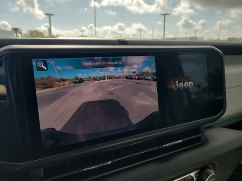 New 2026 Jeep Gladiator Willys AWD/4WD image 17