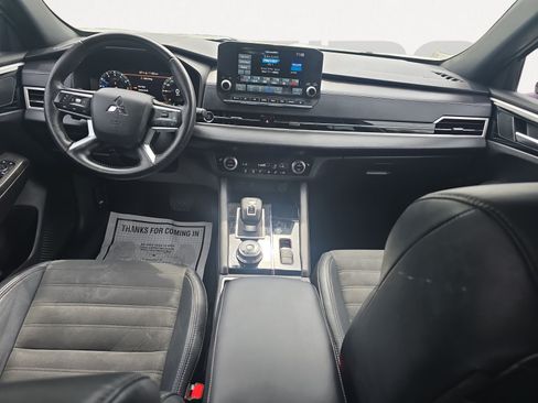 Used 2023 Mitsubishi Outlander SE Black Edition FWD image 3