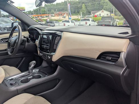 Used 2022 Chevrolet Traverse LS FWD image 27