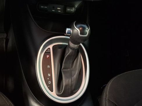 Used 2015 Kia Soul FWD image 16