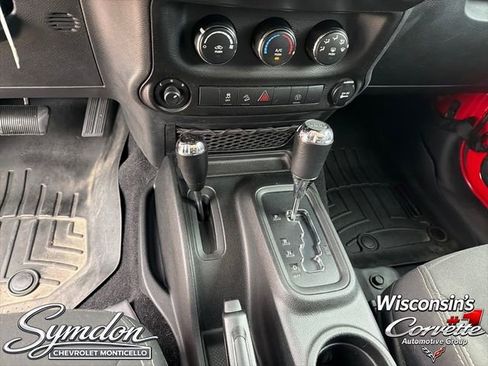 Used 2017 Jeep Wrangler Unlimited Sahara w/ Dual Top Group AWD/4WD image 14