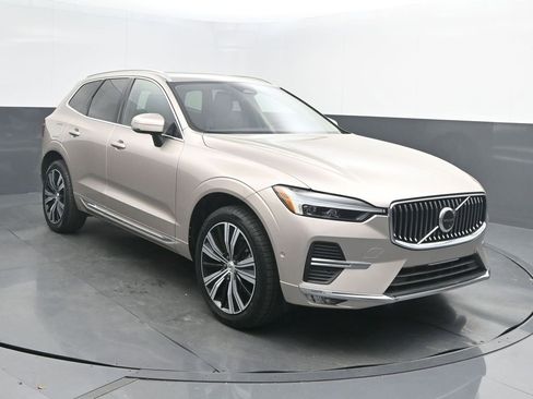 Certified 2023 Volvo XC60 B5 Plus image 9