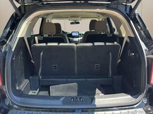 Used 2021 Ford Explorer XLT w/ Class III Trailer Tow Package AWD/4WD image 5