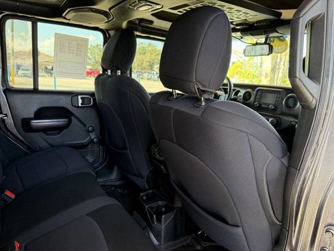 Used 2020 Jeep Wrangler Unlimited Sport AWD/4WD image 17