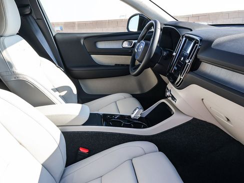 New 2026 Volvo XC40 B5 Plus w/ Protection Package Premier image 17