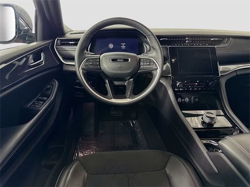 Used 2023 Jeep Grand Cherokee L Laredo image 22