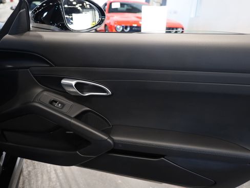 Used 2019 Porsche 718 Cayman S image 34