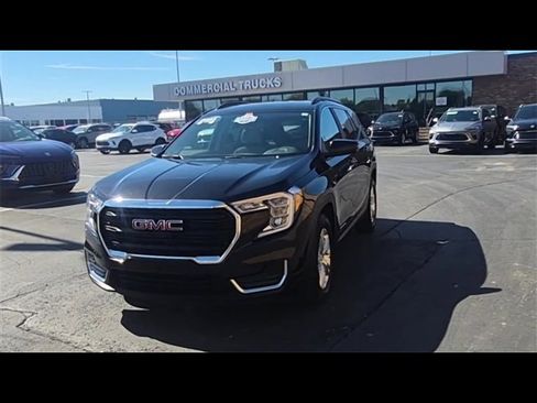 Certified 2023 GMC Terrain SLE w/ Driver Convenience Package image 3