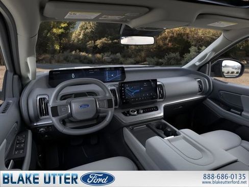 New 2026 Ford Expedition Active image 9