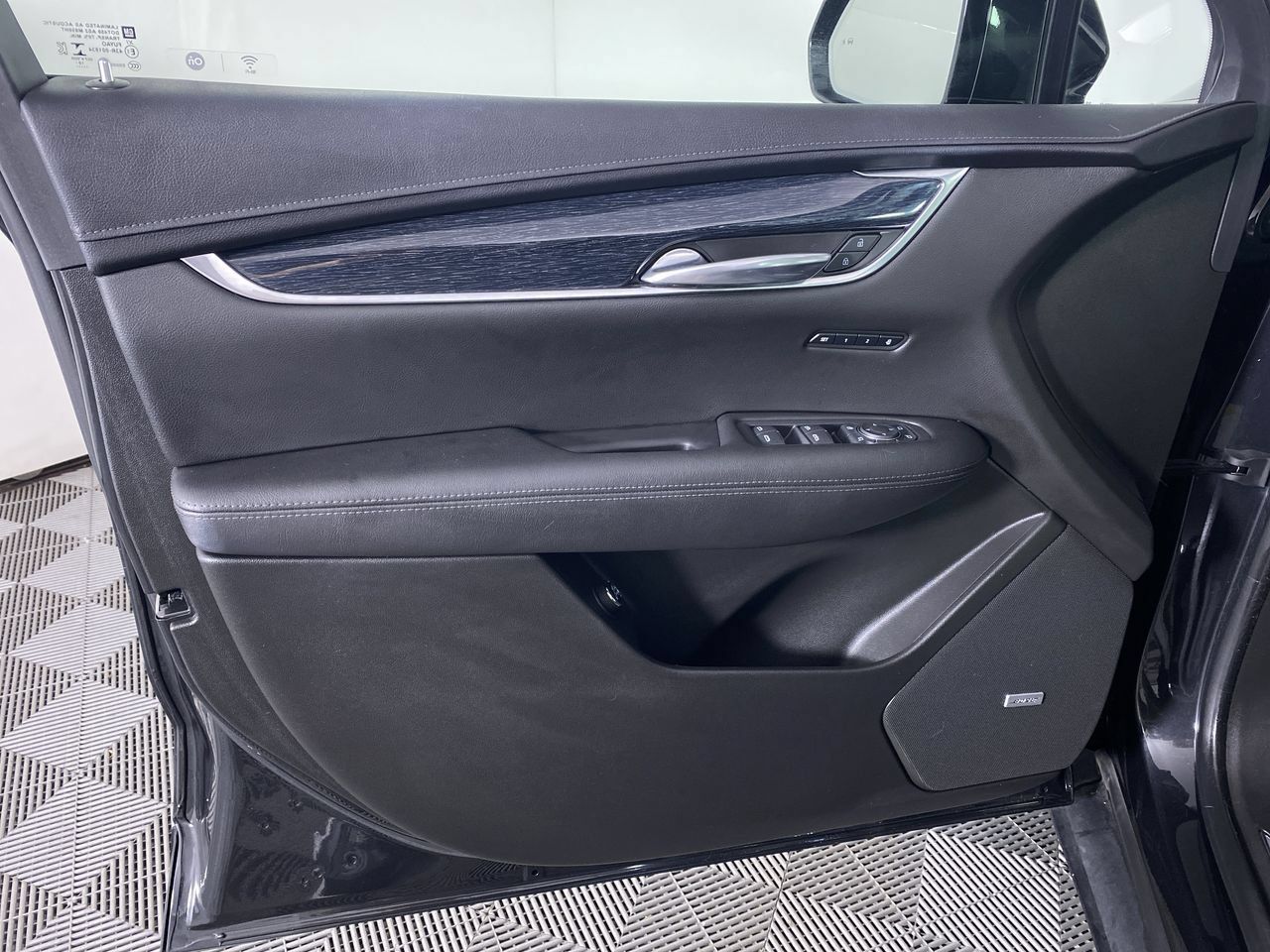 Used 2020 Cadillac XT5 Premium Luxury FWD image 12