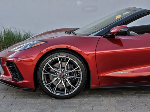 Used 2023 Chevrolet Corvette Stingray Premium Conv w/ Z51 Performance Package RWD image 15