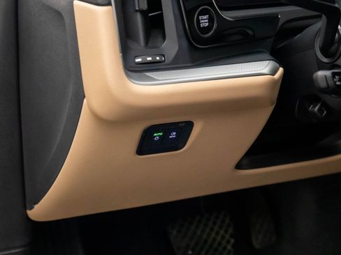 Certified 2024 Porsche Cayenne image 20