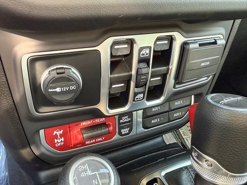 New 2025 Jeep Gladiator Rubicon w/ Convenience Group image 4