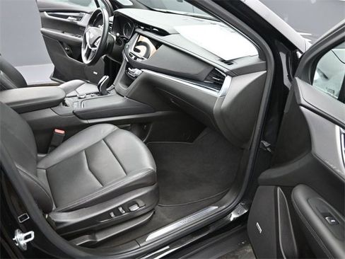 Certified 2025 Cadillac XT5 Premium Luxury image 17