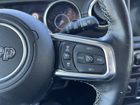 Used 2020 Jeep Wrangler Unlimited Sahara image 20