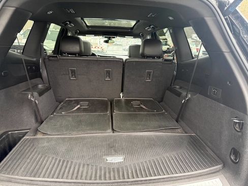 Used 2023 Cadillac XT6 Luxury image 23