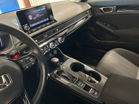 Certified 2022 Honda Civic EX image 28