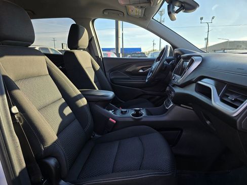 Used 2024 GMC Terrain SLE FWD image 10