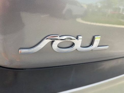 Used 2014 Kia Soul FWD image 11
