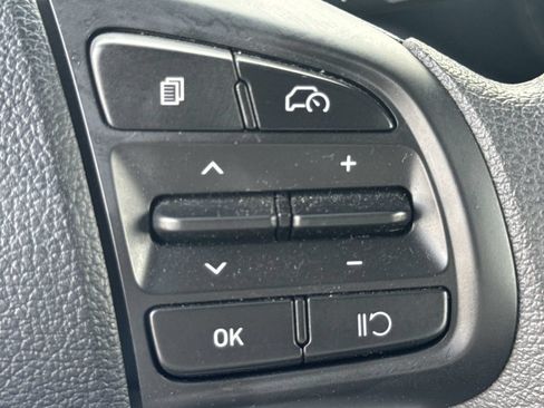 Used 2025 Hyundai Venue SE FWD image 25