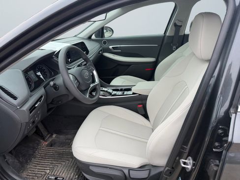 Used 2023 Hyundai Sonata SE image 11