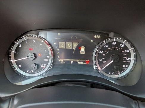 Used 2024 Toyota Highlander LE image 20