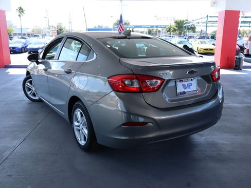 Used 2018 Chevrolet Cruze LT image 5