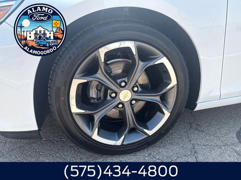 Used 2022 Chevrolet Malibu LT image 2