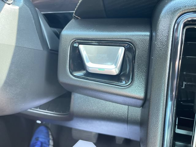 Used 2025 GMC Yukon AT4 w/ AT4 Premium Plus Package AWD/4WD image 17