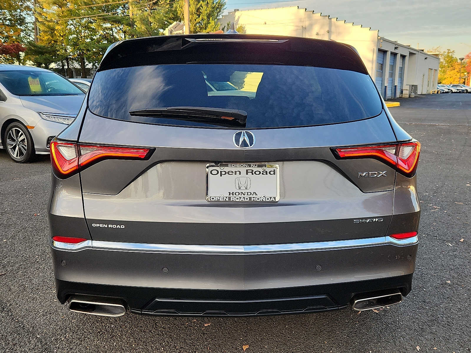Used 2024 Acura MDX w/ Technology Package AWD/4WD image 5