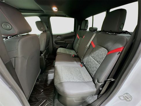 Used 2024 Chevrolet Colorado Z71 w/ Z71 Convenience Package 2 image 26