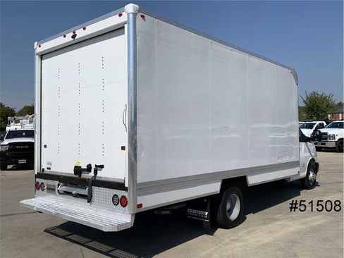 Used 2022 Chevrolet Express 4500 Extended w/ Power Convenience Package image 2