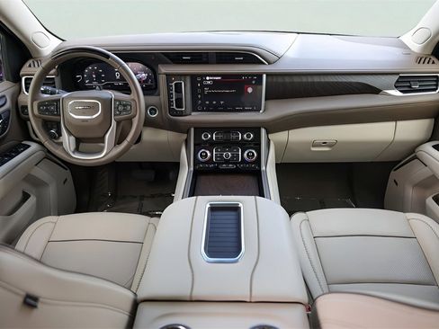 Used 2024 GMC Yukon Denali w/ Denali Reserve Package image 32