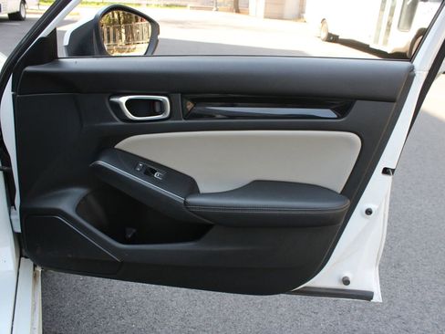 Used 2022 Honda Civic Touring image 28