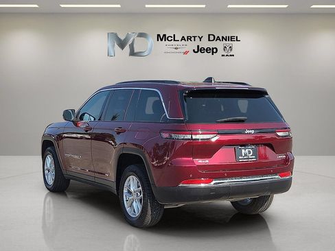Used 2024 Jeep Grand Cherokee Laredo X w/ Trailer Tow Package AWD/4WD image 4