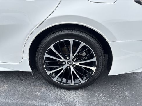 Used 2019 Toyota Camry SE FWD image 34