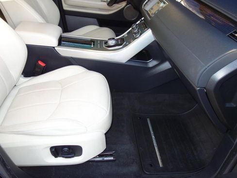 Used 2016 Land Rover Range Rover Evoque HSE image 19