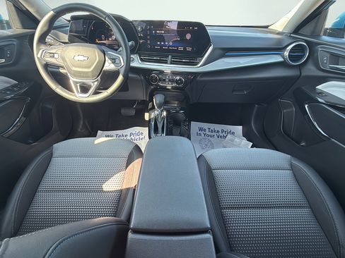 Used 2025 Chevrolet Trax LT w/ Driver Confidence Package FWD image 36