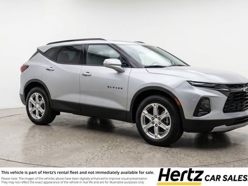 Used 2025 Chevrolet Blazer LT FWD image 1
