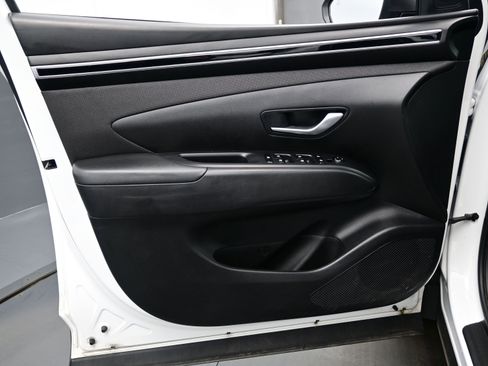 Used 2023 Hyundai Tucson SEL w/ Convenience Package image 9