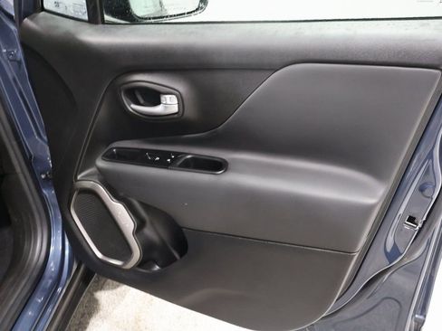 Used 2023 Jeep Renegade Latitude w/ Premium Group image 22