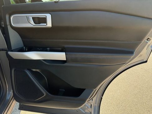 Used 2024 Ford Explorer Limited w/ Equipment Group 301A RWD image 28