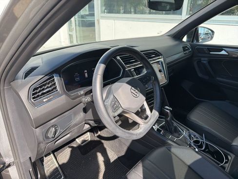 Certified 2023 Volkswagen Tiguan SE R-Line image 6