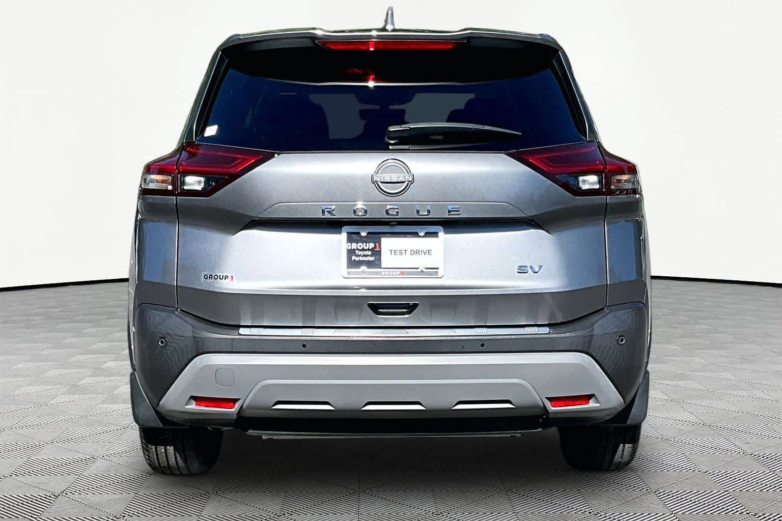Used 2023 Nissan Rogue SV FWD image 5